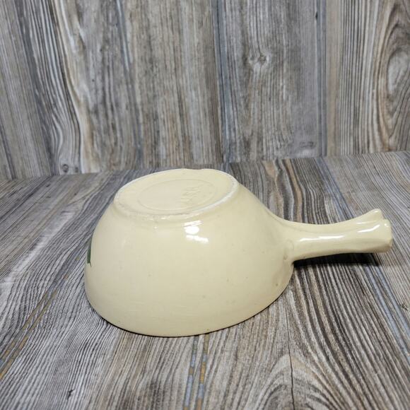 Vintage Starflower Watt Oven Ware Pottery, Individual Casserole, Grooved Handle - Picture 4 of 6